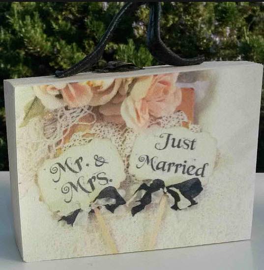 Μπομπονιέρα ''Βαλιτσάκι Vintage Just Married - Mr & Mrs''